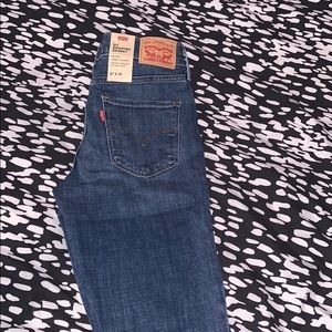 Shaping skinny levi jeans